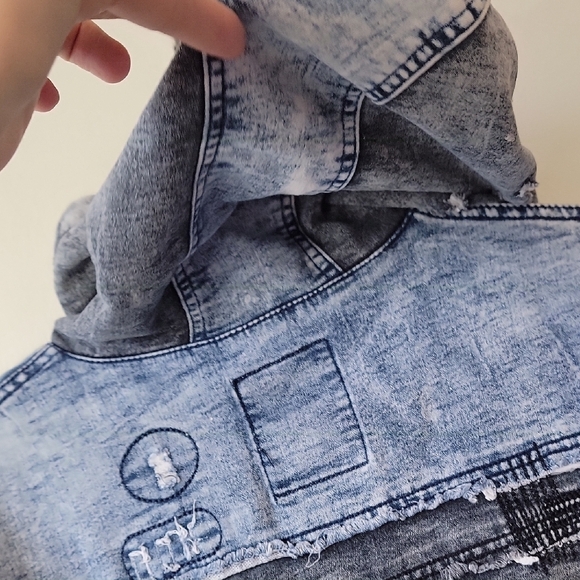 Stylish Blue Denim-Look Hoodie - Picture 9 of 12